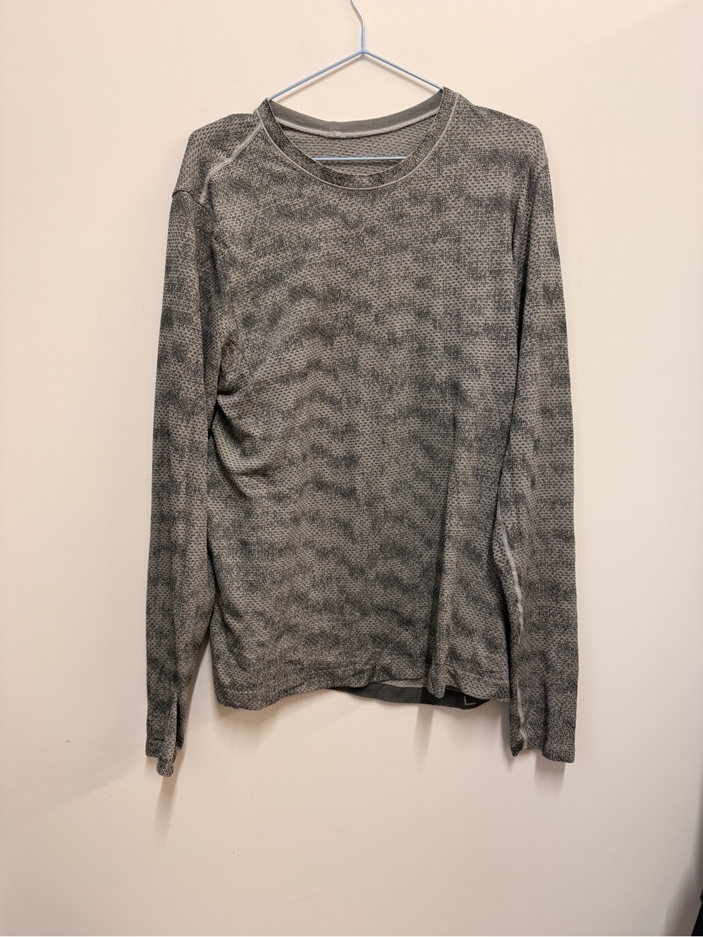 lululemon athletica Gray Long-Sleeve Performance Tee
